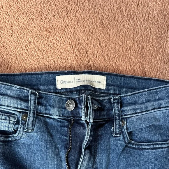 Gap Skinny Jeans - Picture 3 of 3